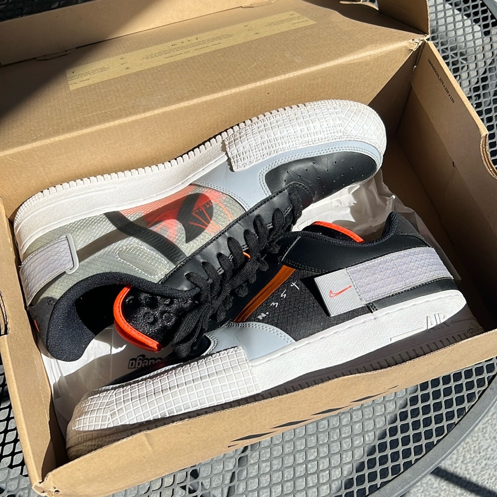 Nike Air Force 1 Type - Black Hyper Crimson